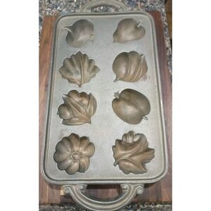 John‎ Wright Cast Iron Cake Baking Pan Muffin Autumn Theme Mold  USA Heavy